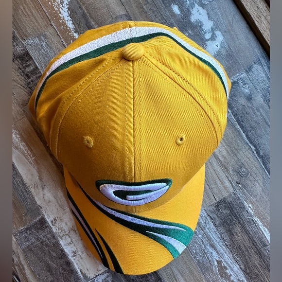Reebok Green Bay Packers Swirl Wave Hat Adjustable - Picture 2 of 13